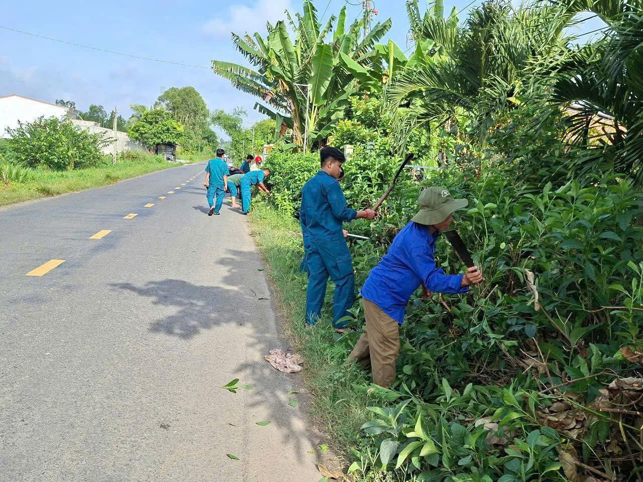 Lưu Nghiệp Anh: Ra quân dọn dẹp cảnh quan môi trường